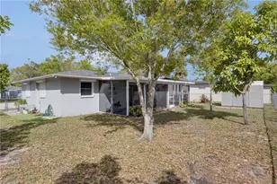 1652 Jamestown Ct, Fort Myers, FL 33907 - Photo 15
