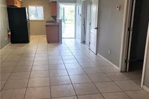 1014 Country Club Blvd, Cape Coral, FL 33990 - Photo 9