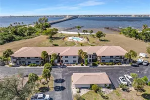 12498 Riverside Dr, Fort Myers, FL 33919 - Photo 5