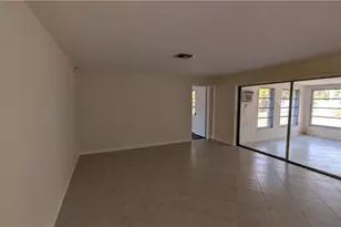 1329 Oaklawn Ct, Fort Myers, FL 33919 - Photo 5