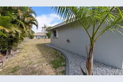 1329 Oaklawn Ct, Fort Myers, FL 33919 - Photo 23
