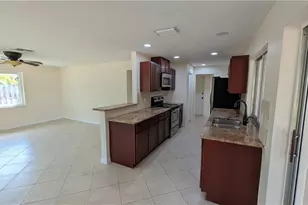 1329 Oaklawn Ct, Fort Myers, FL 33919 - Photo 11