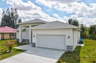 442 Mercedes Ct, Lehigh Acres, FL 33972 - Photo 3