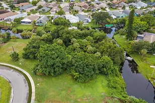 947 Iris Dr, North Fort Myers, FL 33903 - Photo 9