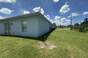 4402 Douglas Ln, Lehigh Acres, FL 33973 - Photo 19