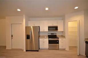 2197 Davis Ct, Fort Myers, FL 33916 - Photo 5