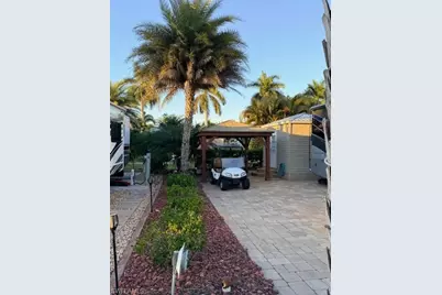 10325 Fire Flag Trl, Fort Myers, FL 33905 - Photo 5