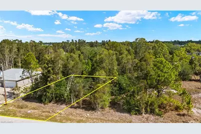 3008 44th St SW, Lehigh Acres, FL 33976 - Photo 3