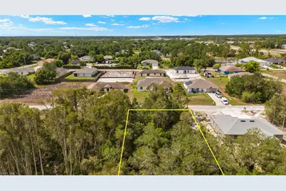 3008 44th St SW, Lehigh Acres, FL 33976 - Photo 9