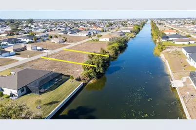 319 NW 8th Ter, Cape Coral, FL 33993 - Photo 5