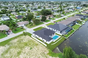 706 SW 28th St, Cape Coral, FL 33914 - Photo 3