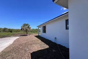 617 Chestnut St E, Lehigh Acres, FL 33974 - Photo 9