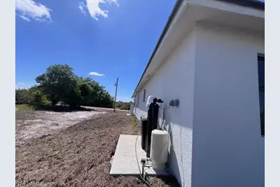 617 Chestnut St E, Lehigh Acres, FL 33974 - Photo 15