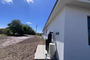 617 Chestnut St E, Lehigh Acres, FL 33974 - Photo 15