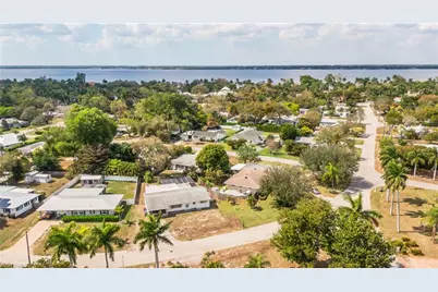 1758 Woodlawn Ave, Fort Myers, FL 33901 - Photo 7