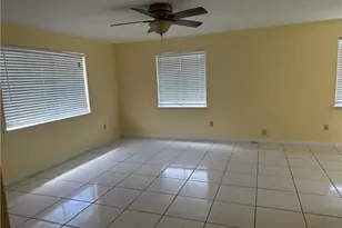 8 Roanoke Dr, Fort Myers, FL 33905 - Photo 5