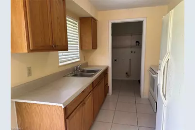 8 Roanoke Dr, Fort Myers, FL 33905 - Photo 3