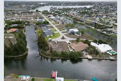 507 SW 7th Ter, Cape Coral, FL 33991 - Photo 5