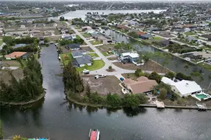 507 SW 7th Terrace, Cape Coral, FL 33991 - Photo 5