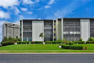 4821 S Landings Dr, Fort Myers, FL 33919 - Photo 37