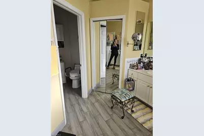 1324 SE 5th Pl, Cape Coral, FL 33990 - Photo 13