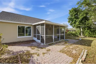 15036 Cloverdale Dr, Fort Myers, FL 33919 - Photo 31