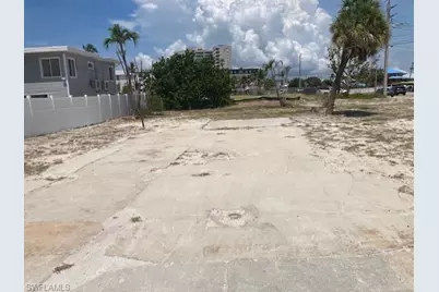 81 Mango St, Fort Myers Beach, FL 33931 - Photo 5