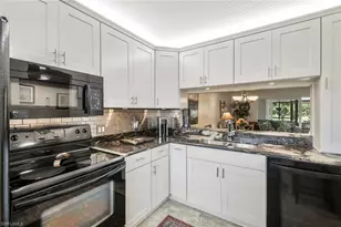 9290 Lake Park Dr, Fort Myers, FL 33919 - Photo 9