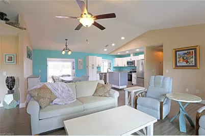 4612 SW 13th Ave, Cape Coral, FL 33914 - Photo 9