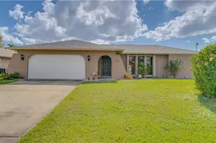 1128 SE 29th Terrace, Cape Coral, FL 33904 - Photo 1