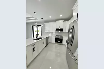 822 NE 19th St, Cape Coral, FL 33909 - Photo 5