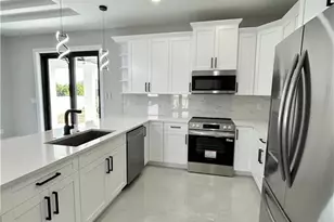 822 NE 19th St, Cape Coral, FL 33909 - Photo 5