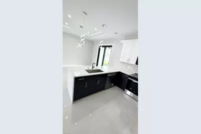 923 NE 17th Ter, Cape Coral, FL 33909 - Photo 9