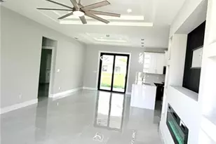 923 NE 17th Terrace, Cape Coral, FL 33909 - Photo 3