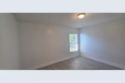 910 SW 7th Ct, Cape Coral, FL 33991 - Photo 3