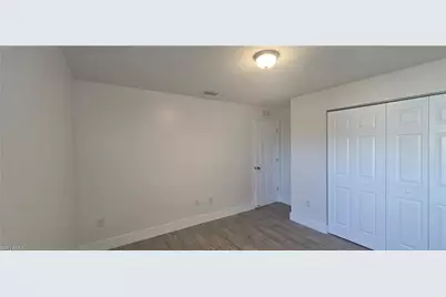 910 SW 7th Ct, Cape Coral, FL 33991 - Photo 7