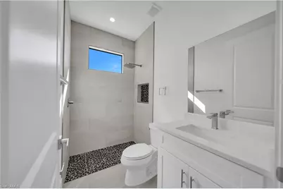 2204 NE 14th Pl, Cape Coral, FL 33909 - Photo 19