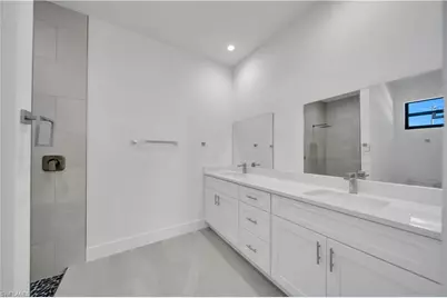 2204 NE 14th Pl, Cape Coral, FL 33909 - Photo 29