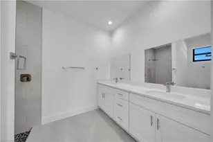 2204 NE 14th Pl, Cape Coral, FL 33909 - Photo 29