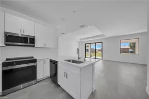 2204 NE 14th Pl, Cape Coral, FL 33909 - Photo 15