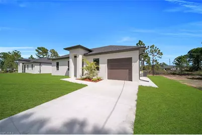 637 Summit Ave S, Lehigh Acres, FL 33974 - Photo 3