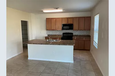 509 SW 27th Ter, Cape Coral, FL 33914 - Photo 3