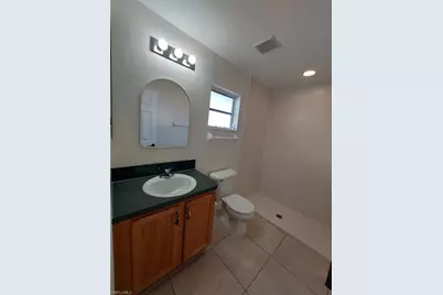 611 SE 5th St, Cape Coral, FL 33990 - Photo 9