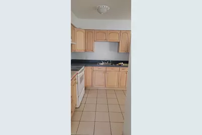 621 SE 13th Pl #B, Cape Coral, FL 33990 - Photo 7