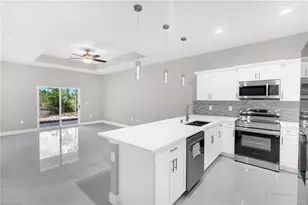 725 Lamar St E, Lehigh Acres, FL 33974 - Photo 5