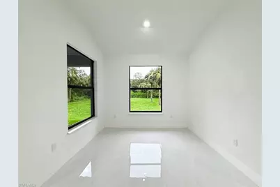 1402 Columbus Ave, Lehigh Acres, FL 33972 - Photo 9