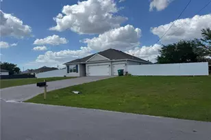 1621 NW 9th Terrace, Cape Coral, FL 33993 - Photo 3