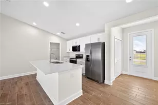 2500 NW 8th Pl, Cape Coral, FL 33993 - Photo 9