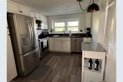 88 Sun Cir, Fort Myers, FL 33905 - Photo 3