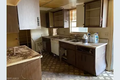 657 Coral Dr, Cape Coral, FL 33904 - Photo 7